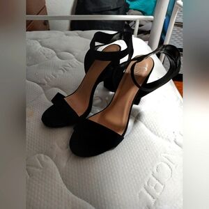 Diva Elegant Black Women's Heels, Size 9